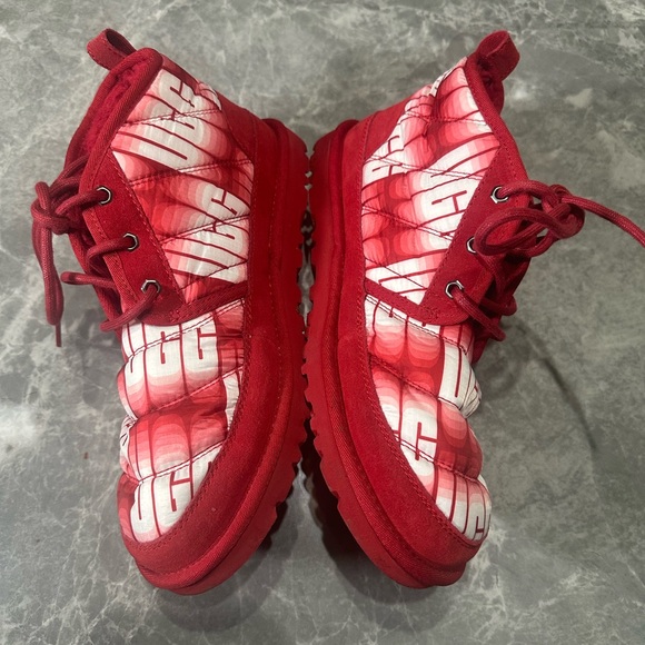 UGG NEUMEL LTA WAVELENGTH CHUKKA SAMBA RED/ WHITE SZ 9 MEN’S BOOTS 1137392 $141 - Picture 3 of 6